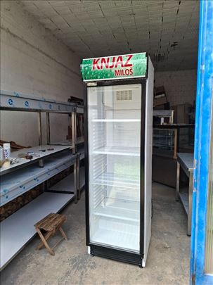 Frižider 420l 60/60/205cm