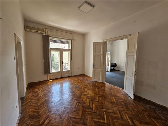 Salonac u strogom centru grada- Balkanska ulica
