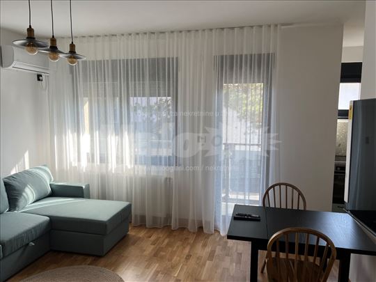 Garsonjera u Sremskoj Kamenici