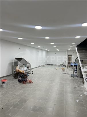Izdaje se poslovni prostor 240m2