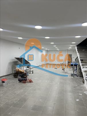 Izdaje se poslovni prostor 240m2