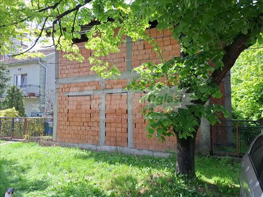 Izdajem lokal u sivoj  fazi