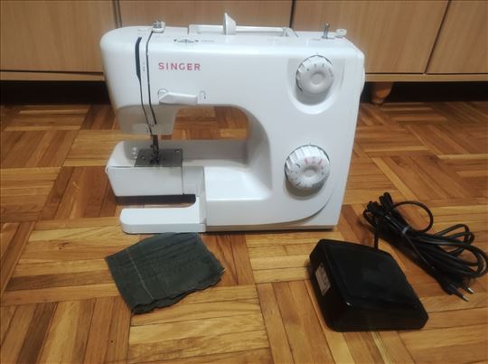 Mašina za šivenje Singer 8280