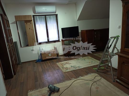 Namešten stan u blizini medicinskog fakulteta