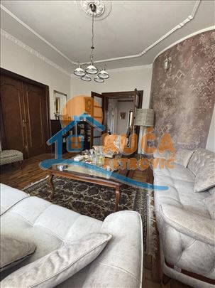 Salonski stan 135m2 na Paliluli