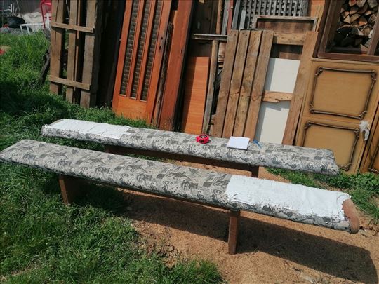 Klupe drvene,tapacirane,4kom.100e,063223819
