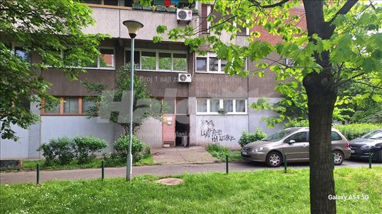 P.prostor u zgradi, sa zasebnim ulazom