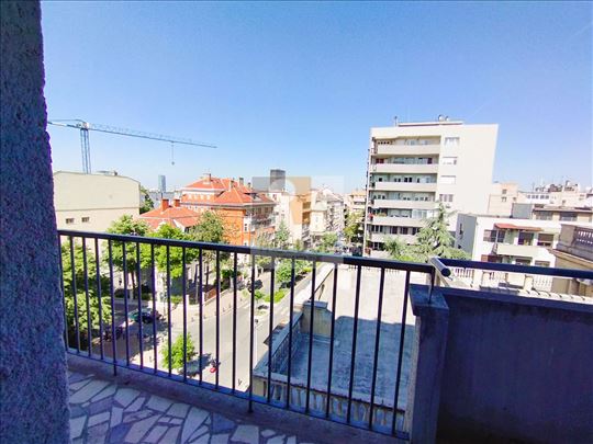 Vračar Krunska2.0  renoviran 55 kvuknjižen useljiv