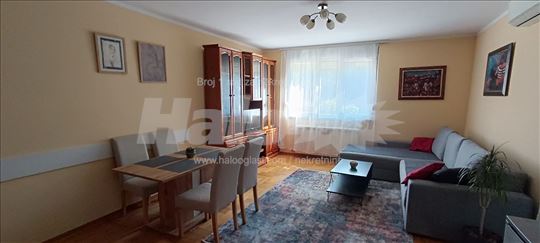 Dvosoban stan 47m² sa parkingom, dvorištem – Zemun