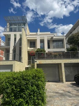 Impressive 3-Level Home + Garden&Garage