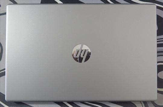 Nov HP 255 G10 7N0C7ES Ryzen 5 7520U/8/512/Garan