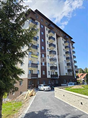 Oremljen, useljiv, uknjižen. Top lokacija sa Spa 