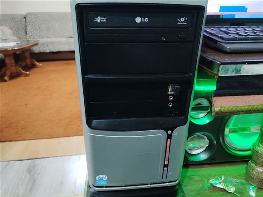 Računar i7 procesor 2,80 10 giga ram sdd hd, 120 i