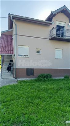Stan u kuci hitno 130m2 