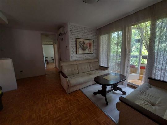 Trosoban, prostran, svetao stan na Novom naselju