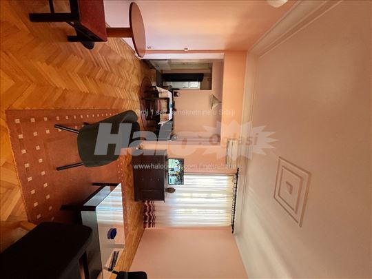 Trosoban stan u strogom centru grada, 70m2