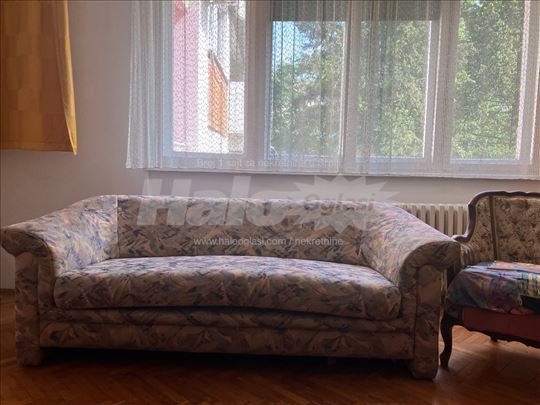 Izdaje se jednosoban stan na Miljakovcu