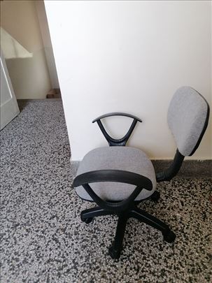 Kompjuterska dečja stolica