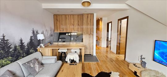 Kopaonik trosoban stan 53m2 sa parkingom