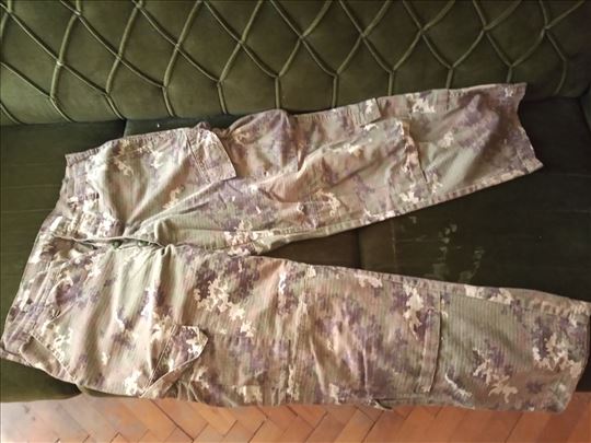 NATO borbene  pantalone veličina M
