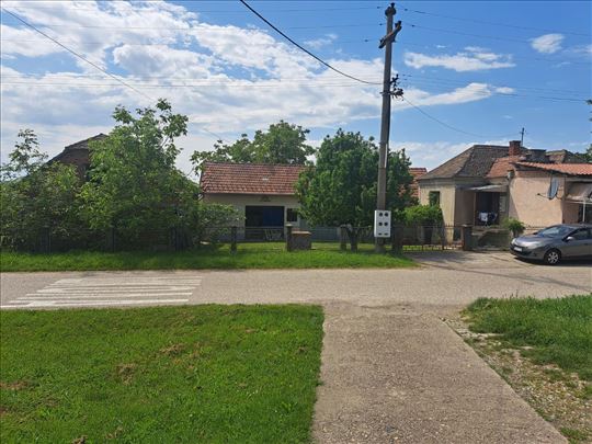 Barajevo-Lisović, 2 kuće 58m2, 41m2, 20 ari, uknj.