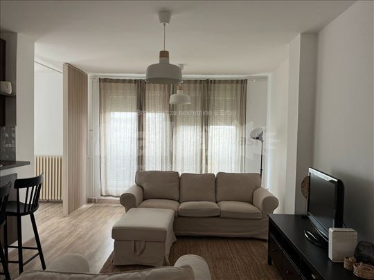 Centar Slavija,kompletno renoviran stan 69m2