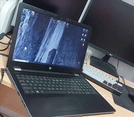 HP Laptop 15.6 incha (8 GB ram, Radeon R7 2,70GHz)
