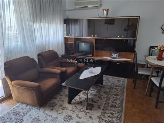 Izdaje se dvosoban stan – Blok 28, Novi Beograd ID