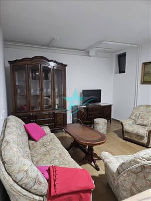 Izdavanje stana za 5 radnika u Surčinu ID#1208