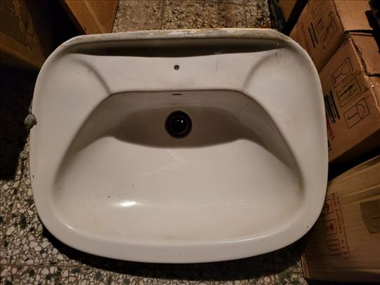 Keramicki lavabo