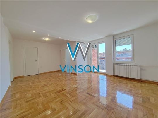 Novi Sad, Bulevar - Nenamešten trosoban stan ID#91