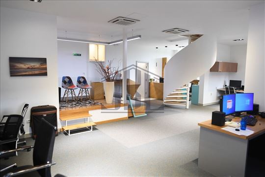 Poslovni prostor za izdavanje, Banovo brdo, 150m2,
