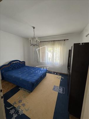 Zemun, izdaje se kuća 48m2 ID#10773
