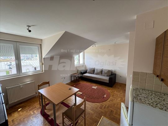 Izdaje se garsonjera na najboljoj lokaciji