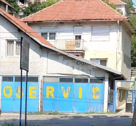 Izdajem garažu - magacin 