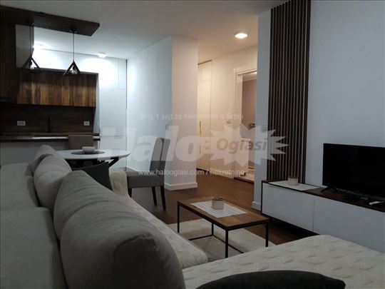 Izdajem stan u kompleksu Tesla Palače površine 47m