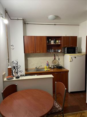 Izdavanje dvosoban stan, Zemun , Kalvarija