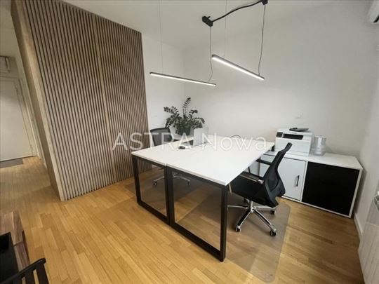 Lux opremljena kancelarija 2+ Novo