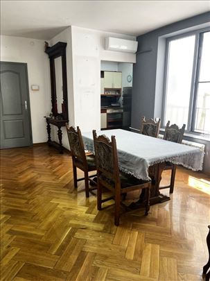 Odličan stan u Sarajevskoj ulici