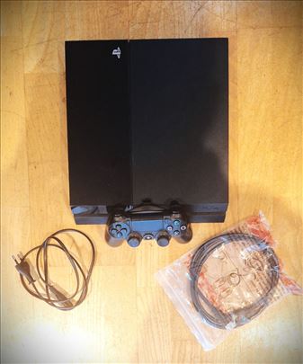  PlayStation 4 500gb + 1 Džojstik i Svi Kablovi!