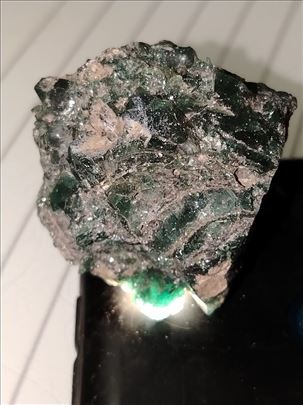 Smaragd-Emerald na matrici