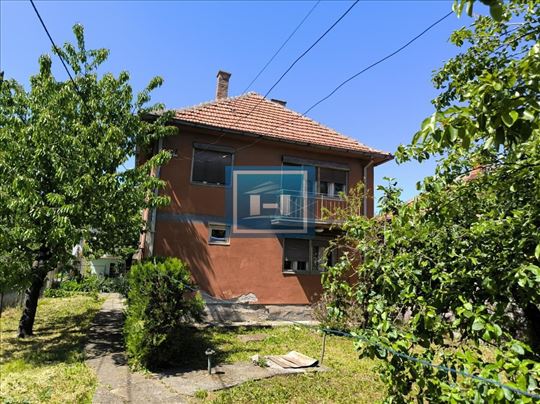 Spratna kuća/Dom zdravlja