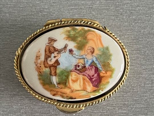 Ukrasna porcelanska kutijica iz 70tih minijatura