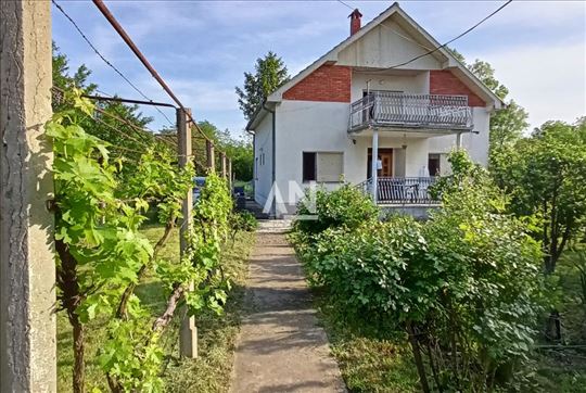 Velika Plana, Donja livadica, Moravska, kuća 130m2