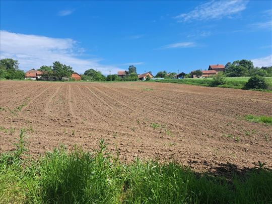 Barajevo-Lisović  98,5 ari, građ, zemlj., uknjižen