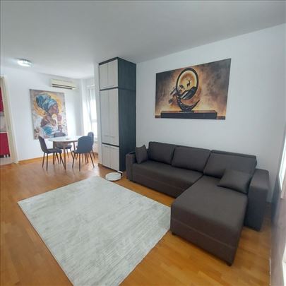 Belville - 1,5 s, 45 m2  namešten