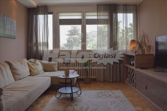 Blok70 - četvorospatnica, namešten, miran i svetao