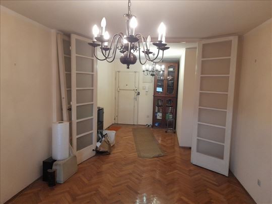 Narodnih Heroja, trosoban stan za renoviranje