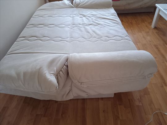 Prodajem simpov kauč