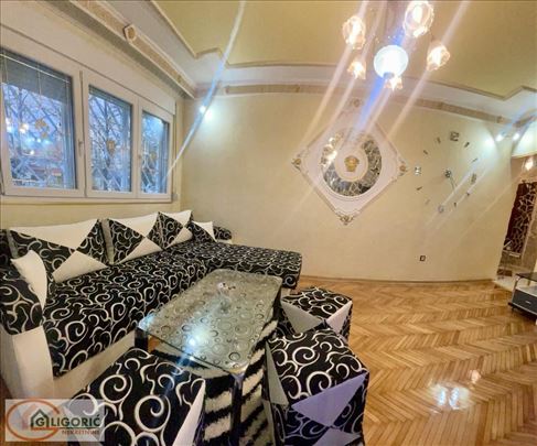 Luksuzno renoviran trosoban stan-Karaburma